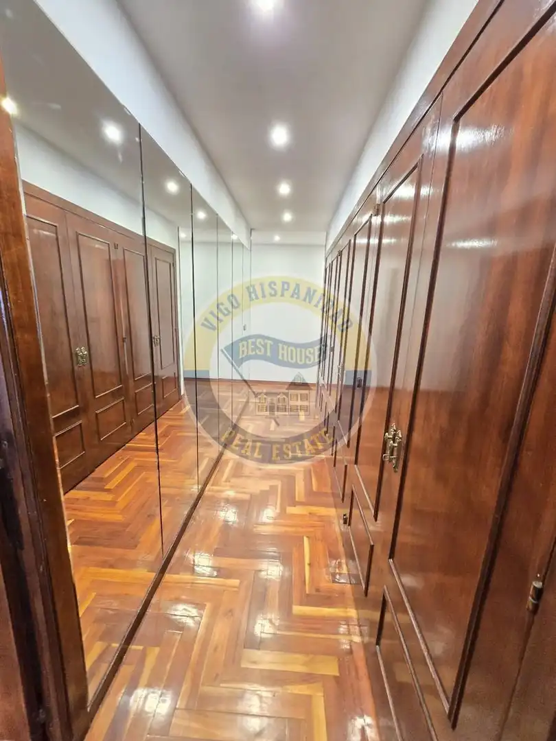 Piso de alquiler en Vigo  con Calefacción, Parquet y Balcón