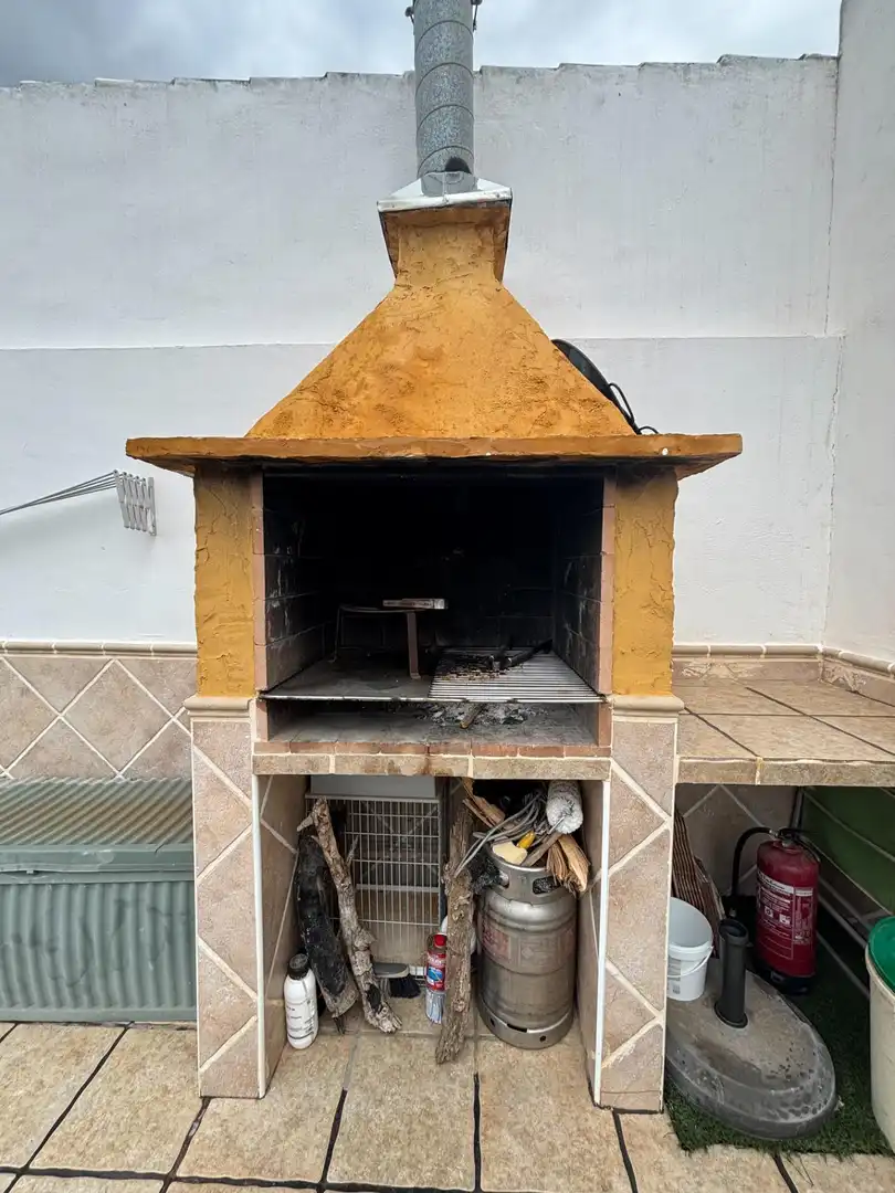 Casa adosada en venta en Calle MARIA DE ZAYAS-B SANTIAGO, 28, Miranda