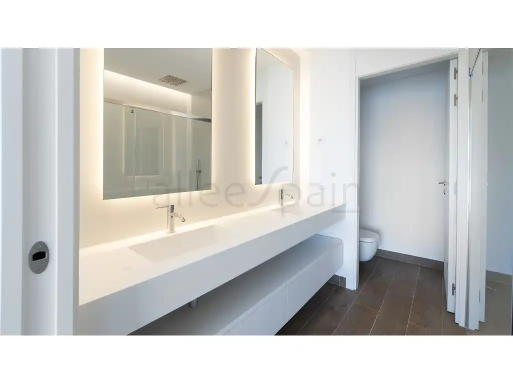 Bany de Casa o xalet en venda en Benalmádena amb Aire condicionat, Piscina i Piscina comunitària