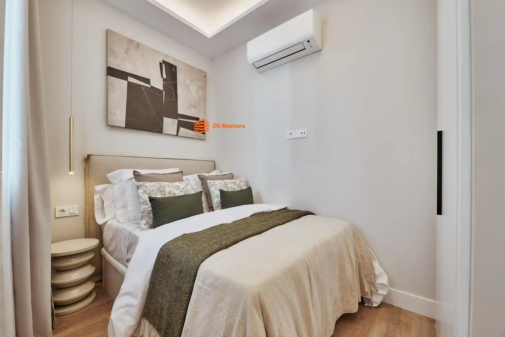 Bedroom of Attic for sale in Madrid  with Air Conditioner, Heating and Terrace