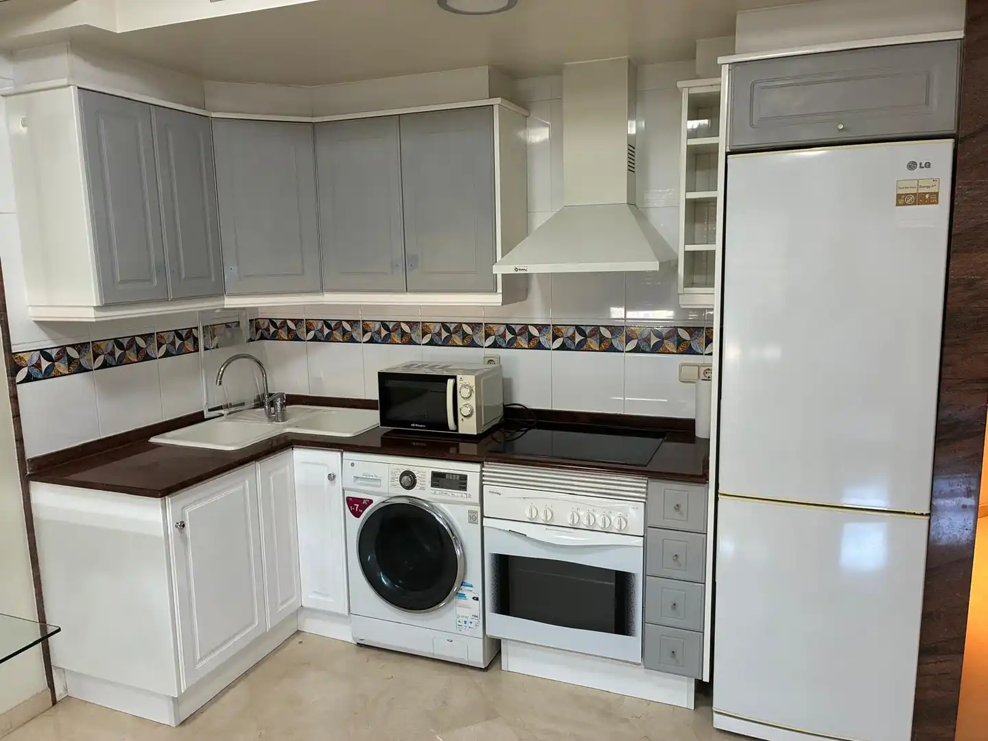 Cuina de Apartament de lloguer en Valencia amb Aire condicionat, Calefacció i Terrassa