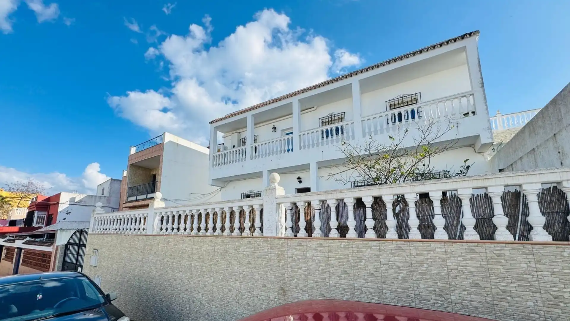 Exterior view of Houses for sale in Algeciras  with Storage room