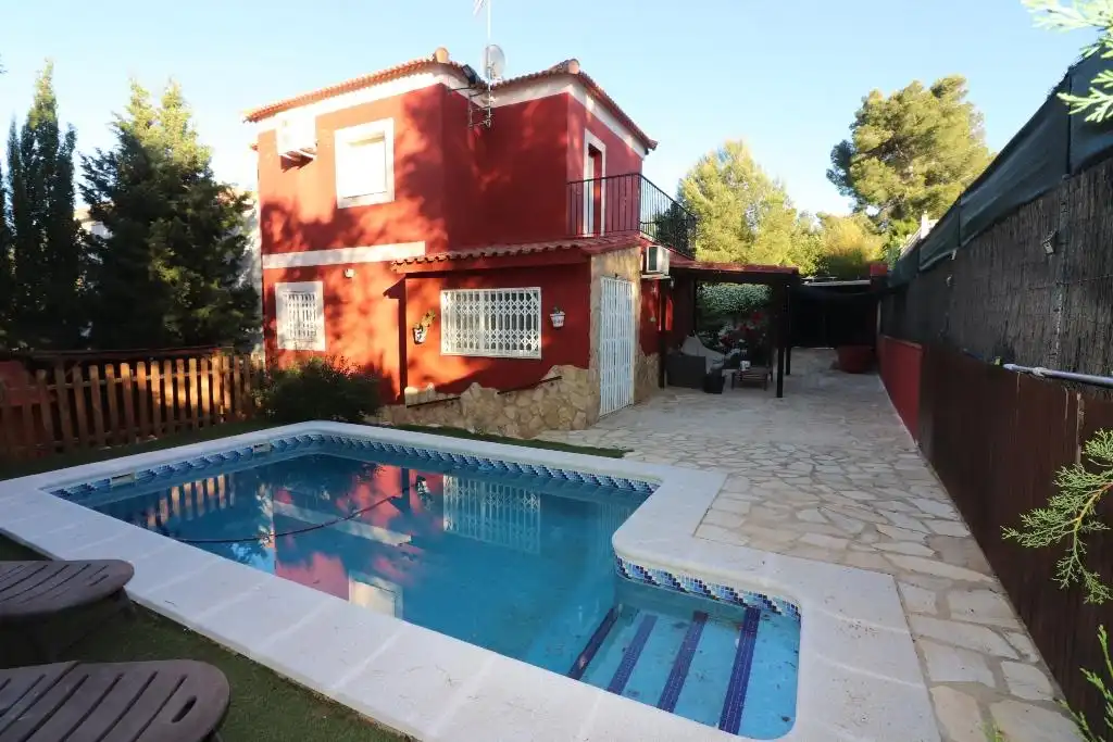 Swimming pool of Detached homes for sale in Alborache  with Air Conditioner, Heating and Private garden