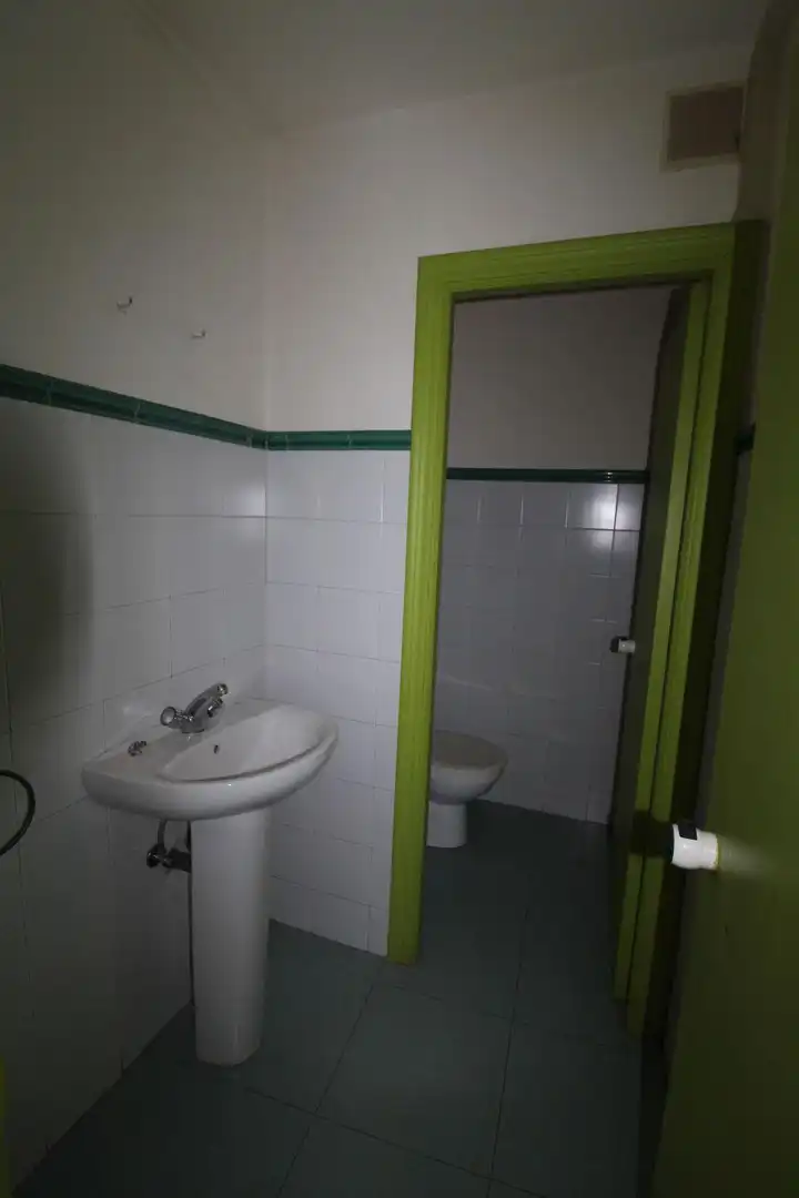 Baño de Local de alquiler en Oviedo 