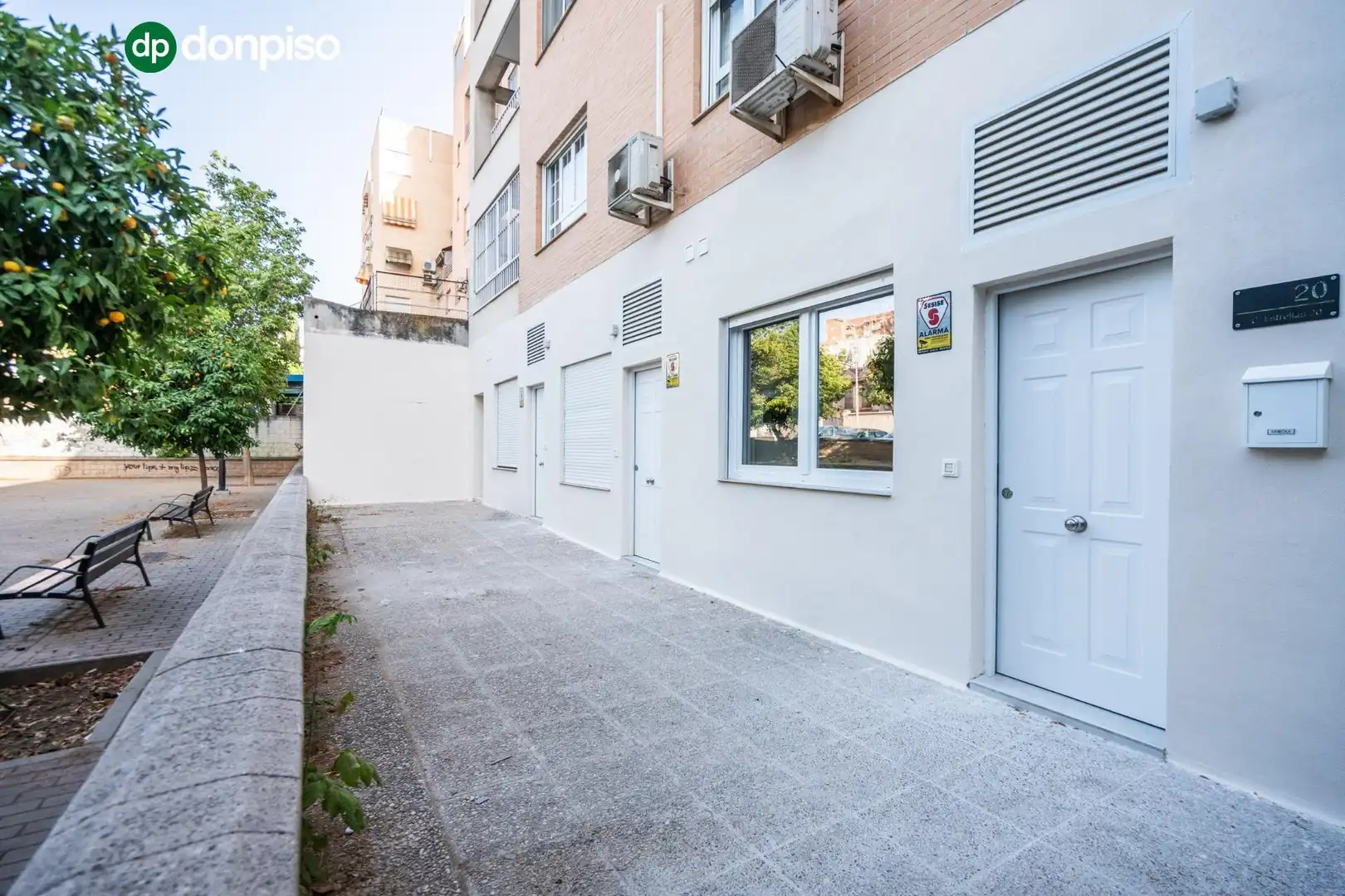 Vista exterior de Loft en venta en Granada con Aire acondicionado, Calefacción y Amueblado