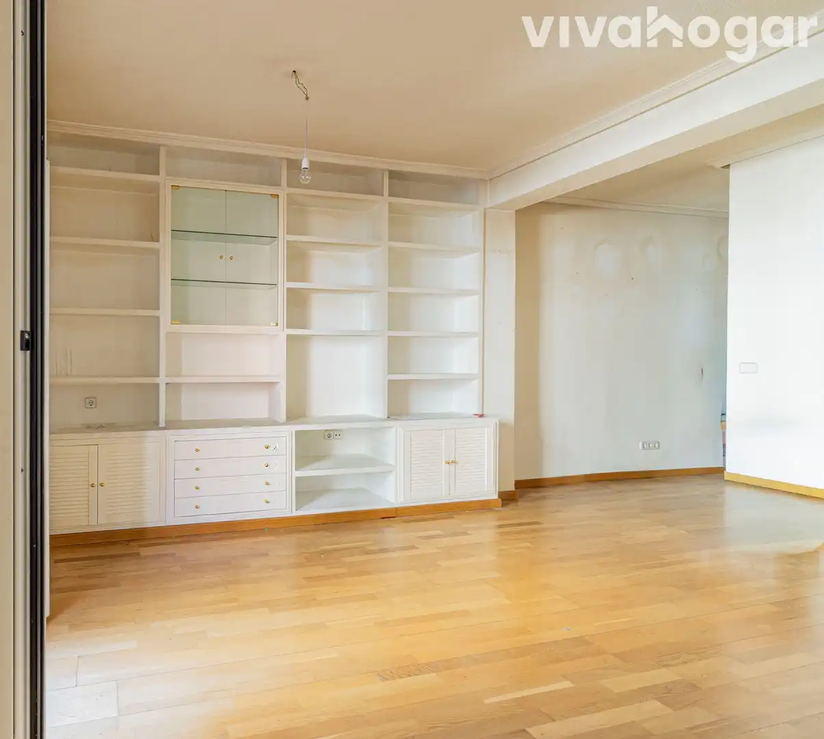 Living room of Flat for sale in Madrid  with Air Conditioner, Heating and Terrace