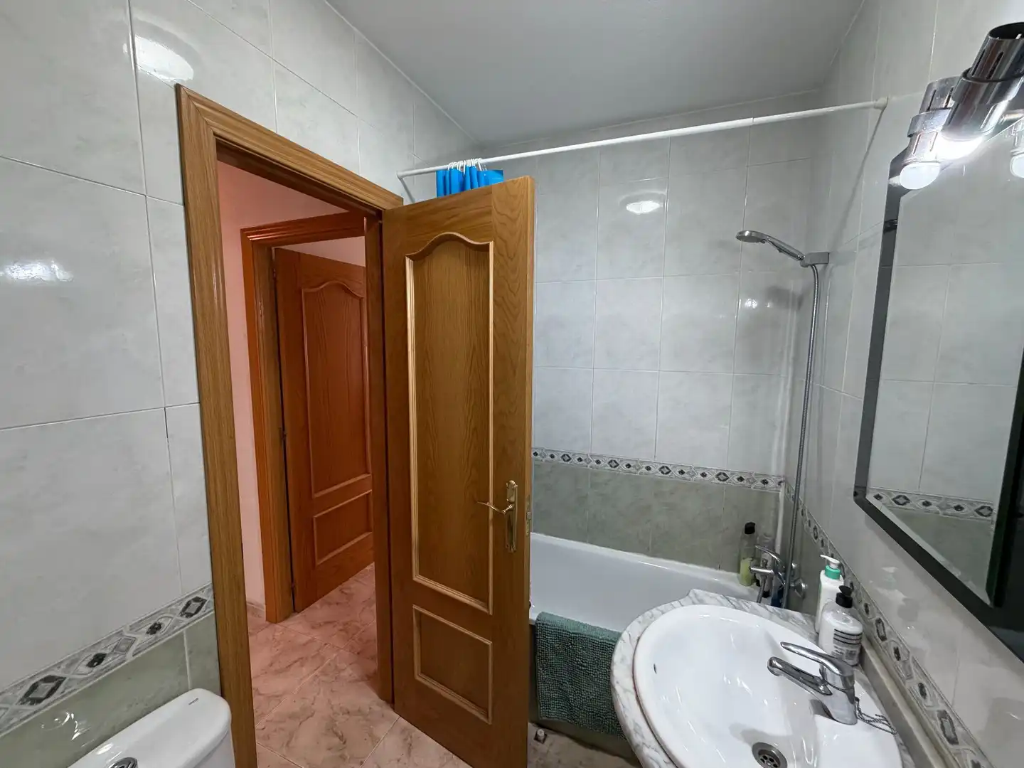 Bathroom of Flat for sale in Villanueva de la Cañada  with Air Conditioner and Heating