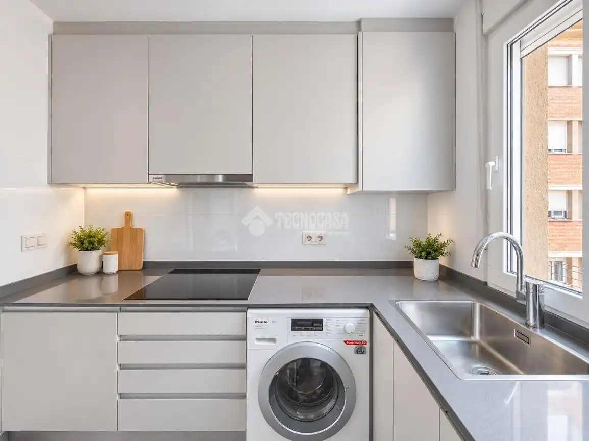 Kitchen of Flat for sale in Madrid  with Air Conditioner, Heating and Home automation
