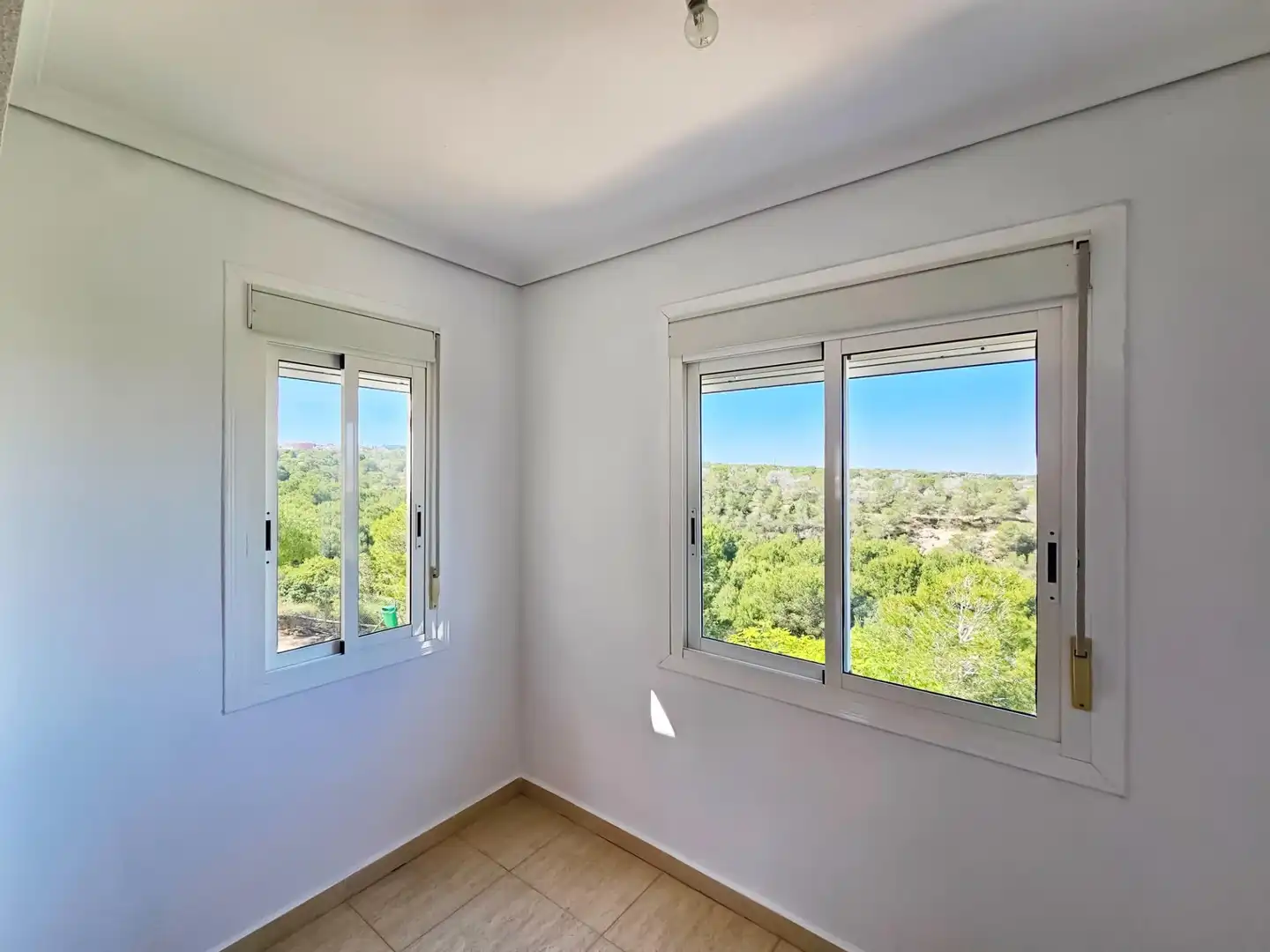 Habitación de Apartamento en venta en Santa Pola con Piscina comunitaria