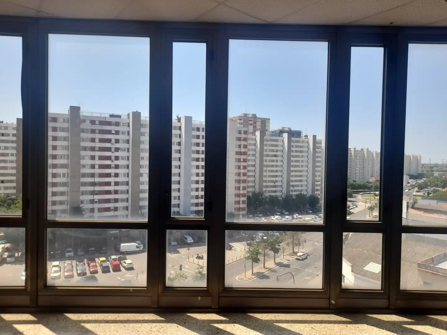 Vista exterior de Local de alquiler en L'Hospitalet de Llobregat con Aire acondicionado y Calefacción