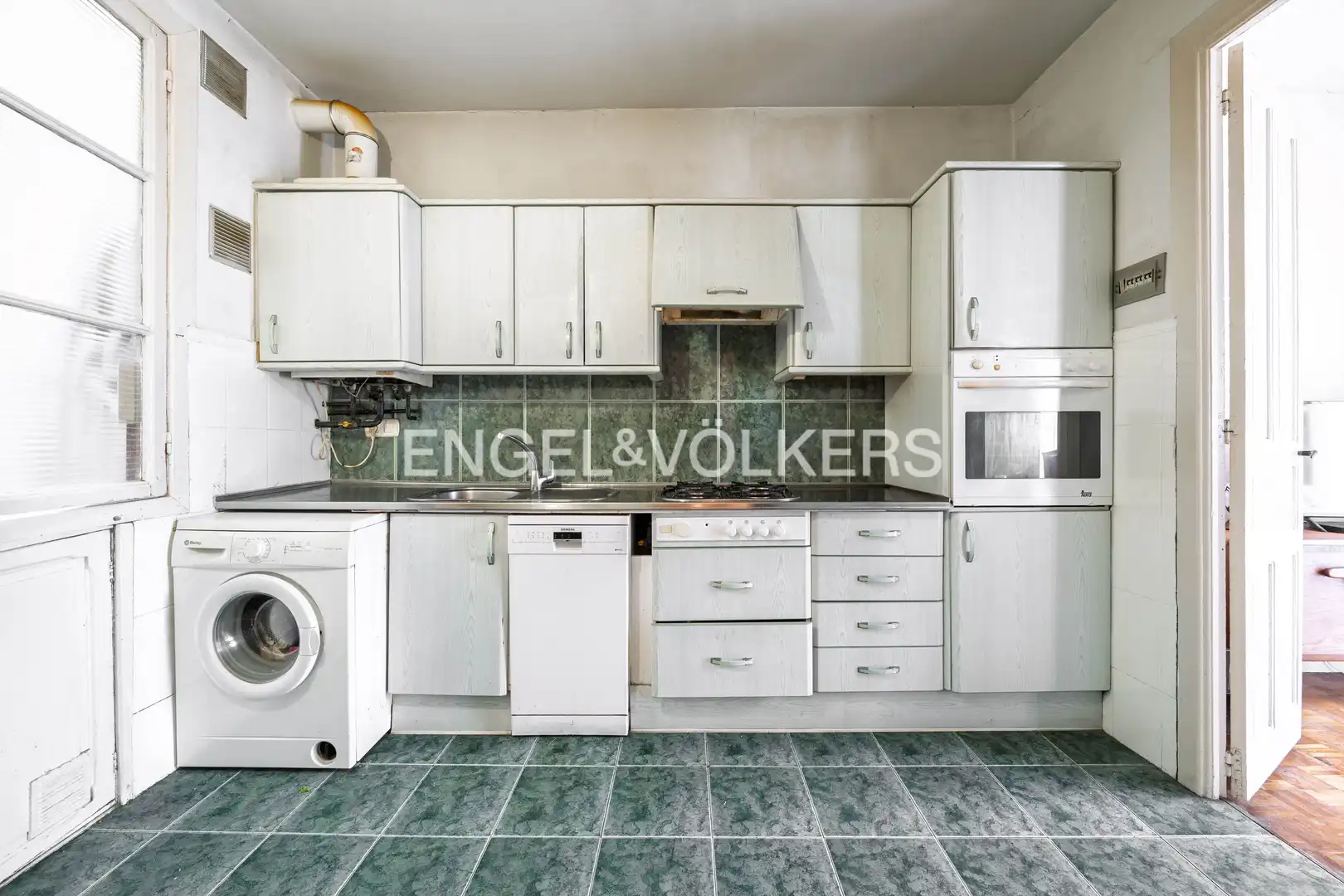 Cocina de Piso en venta en Donostia - San Sebastián  con Calefacción y Balcón
