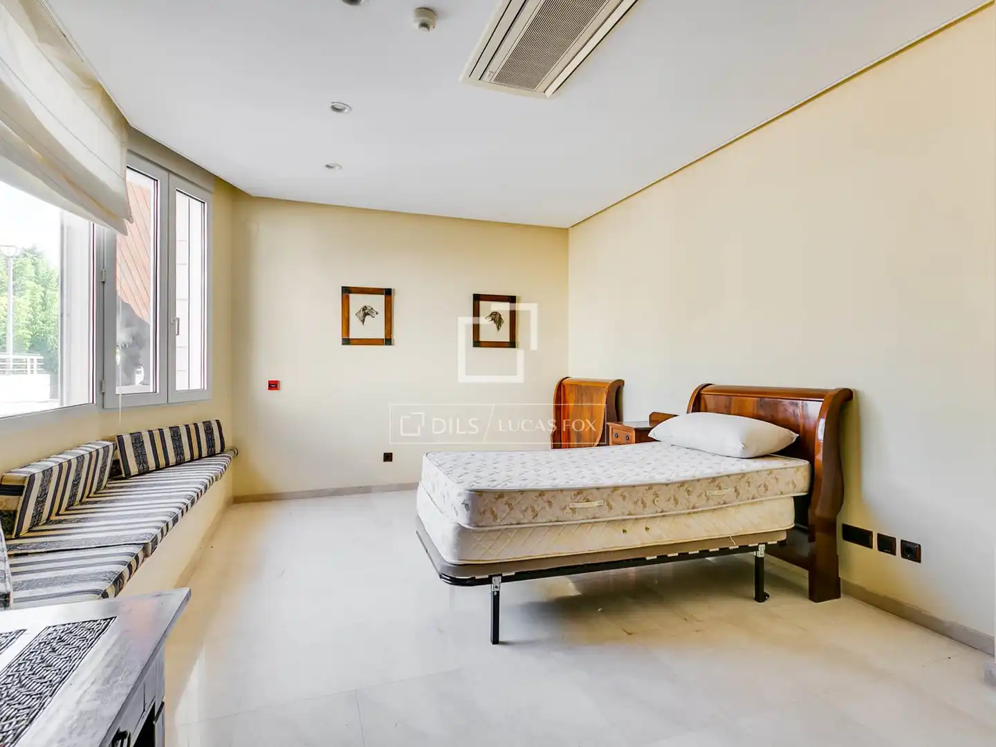 Habitación de Casa o chalet en venta en Algete con Aire acondicionado, Calefacción y Jardín privado