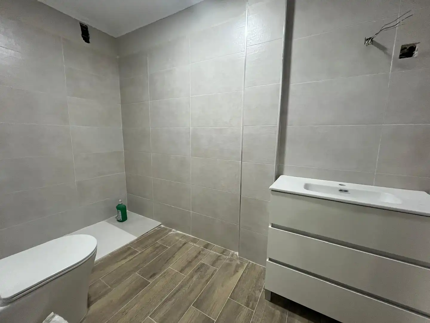 Bathroom of Flat for sale in Tomelloso  with Air Conditioner, Furnished and Balcony