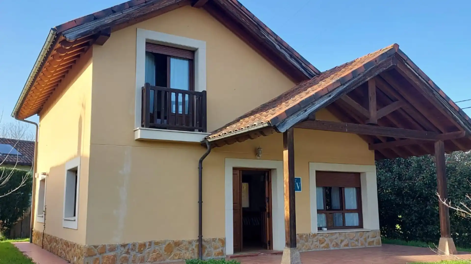 Exterior view of Houses for sale in Parres  with Heating, Private garden and Terrace