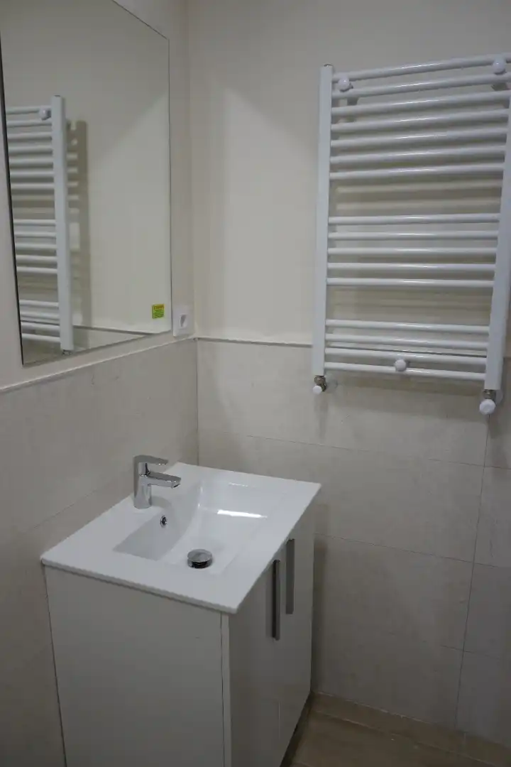 Bany de Casa o xalet per a compartir en Ávila amb Calefacció, Moblat i Rentadora