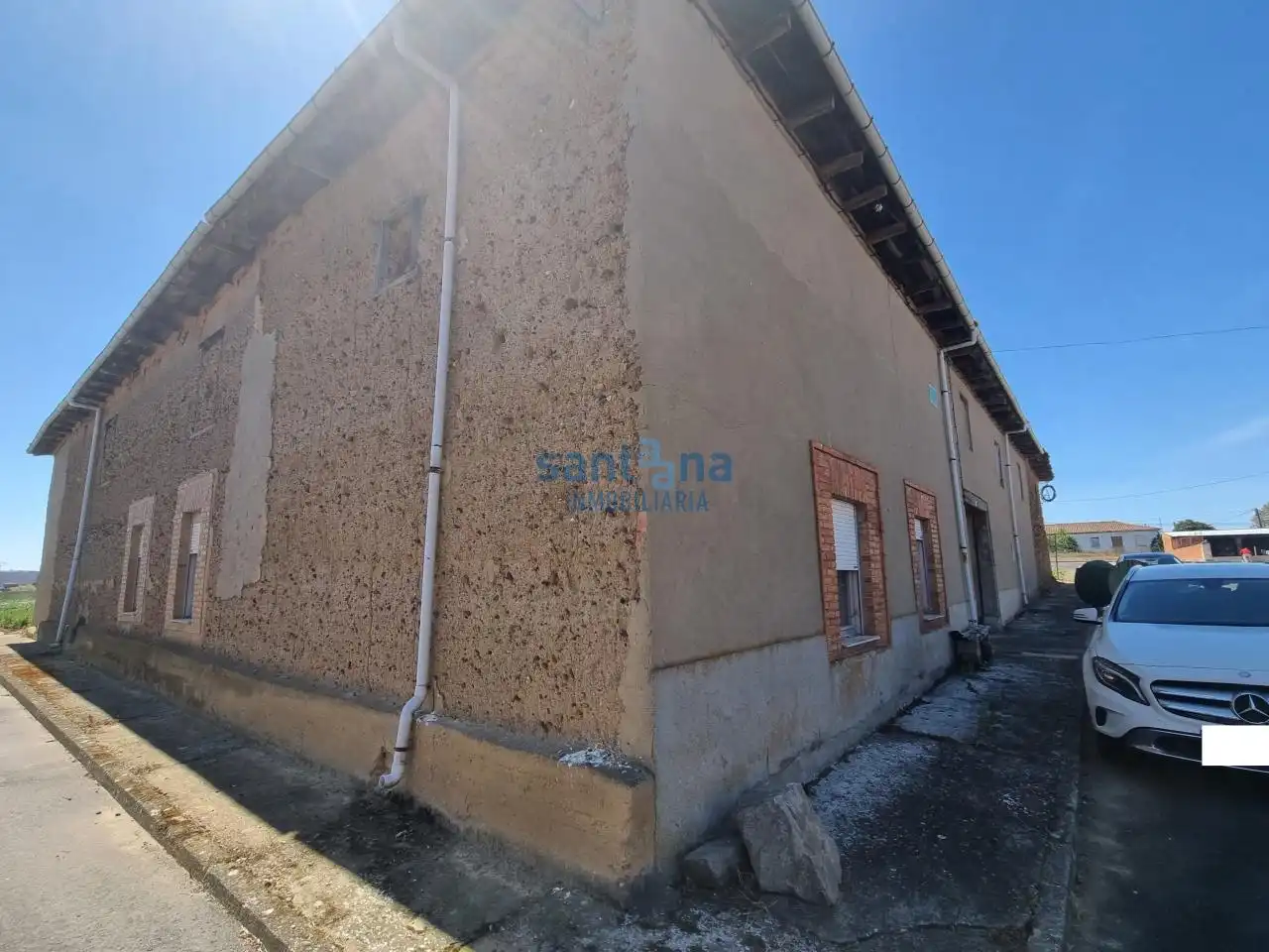 Vista exterior de Casa o chalet en venta en Benavides con Calefacción, Jardín privado y Trastero