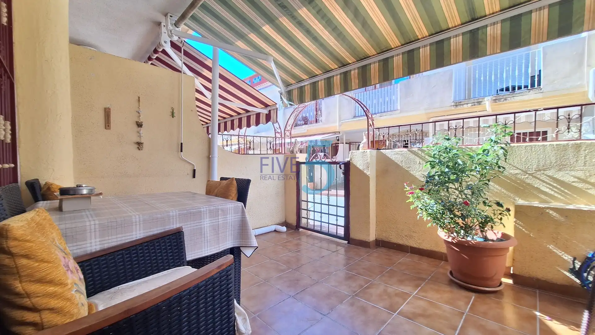 Adosado con terraza en venta en Orihuela Costa