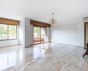 Living room of Flat for sale in  Granada Capital  with Terrace and Balcony