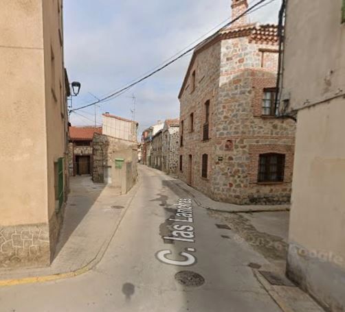 Exterior view of Building for sale in Navaluenga