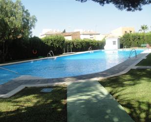 Piscina de Planta baixa de lloguer en Estepona amb Aire condicionat, Terrassa i Piscina