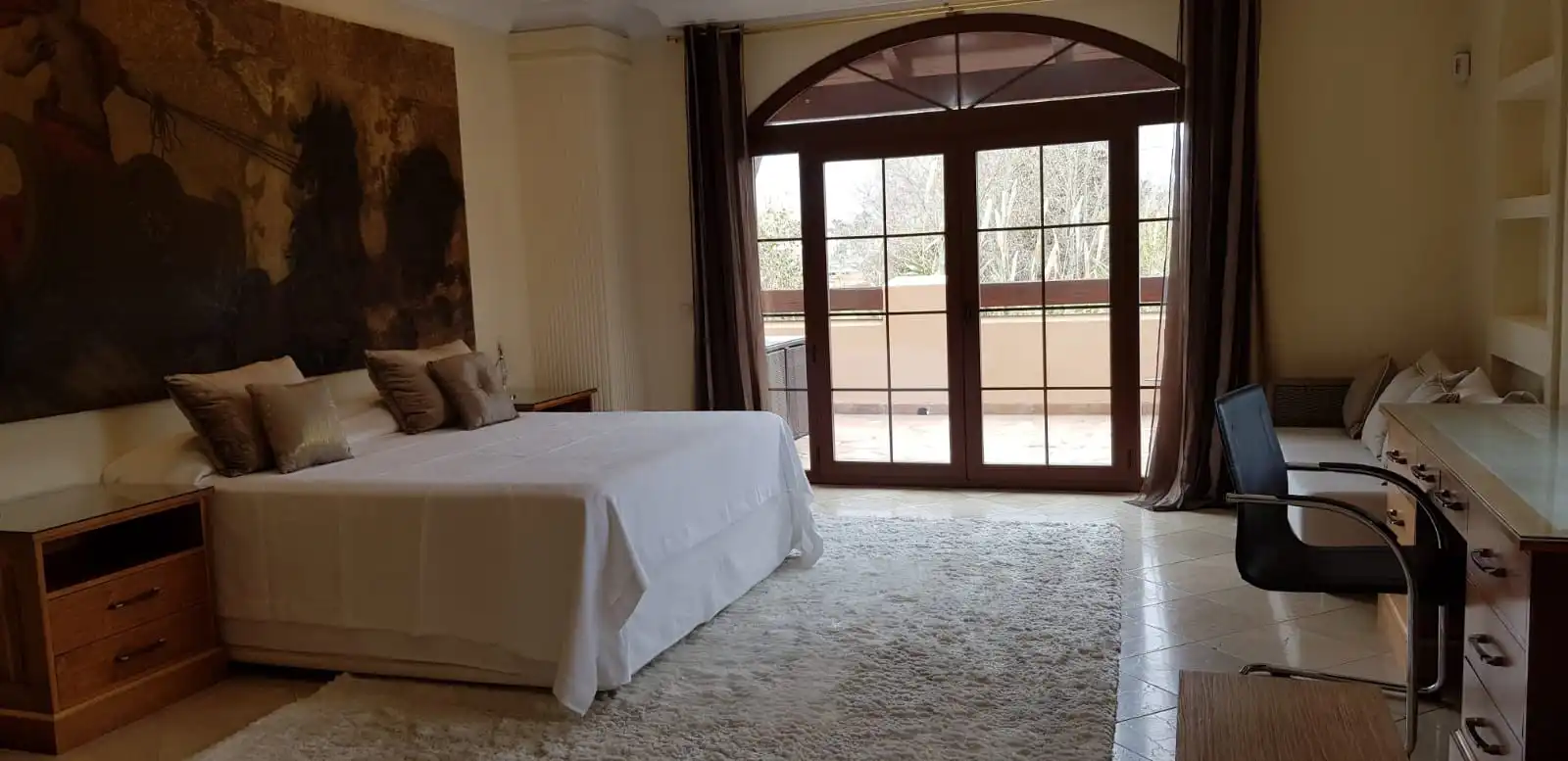Habitación de Casa o chalet de alquiler en Estepona con Aire acondicionado, Jardín privado y Terraza