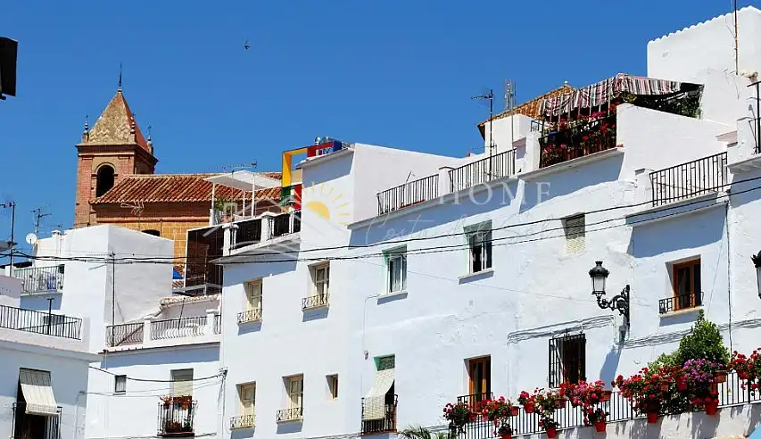 Vista exterior de Casa o xalet en venda en Torrox amb Terrassa i Forn