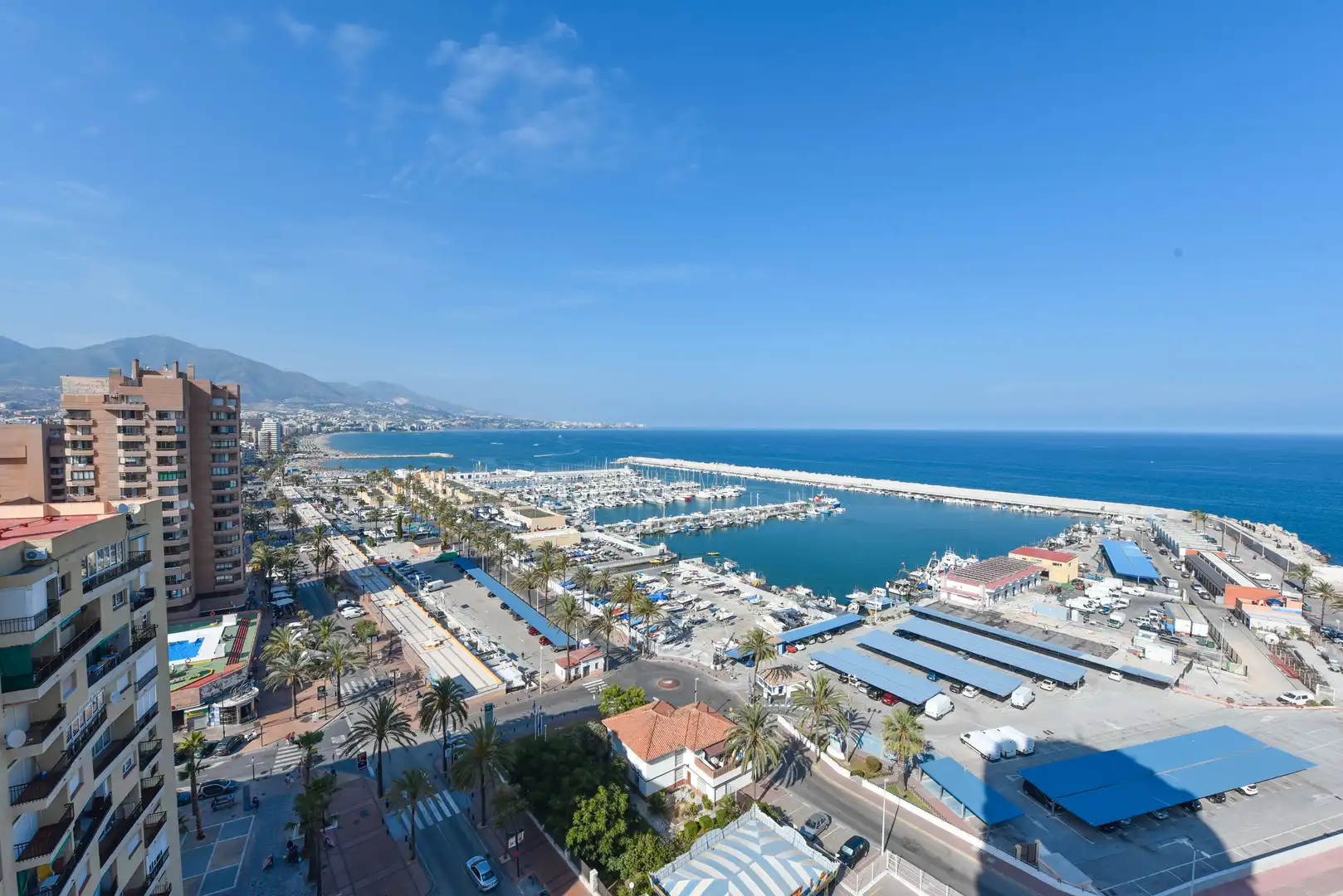 Außenansicht von Wohnung zur Miete in Fuengirola mit Klimaanlage, Heizung und Privatgarten