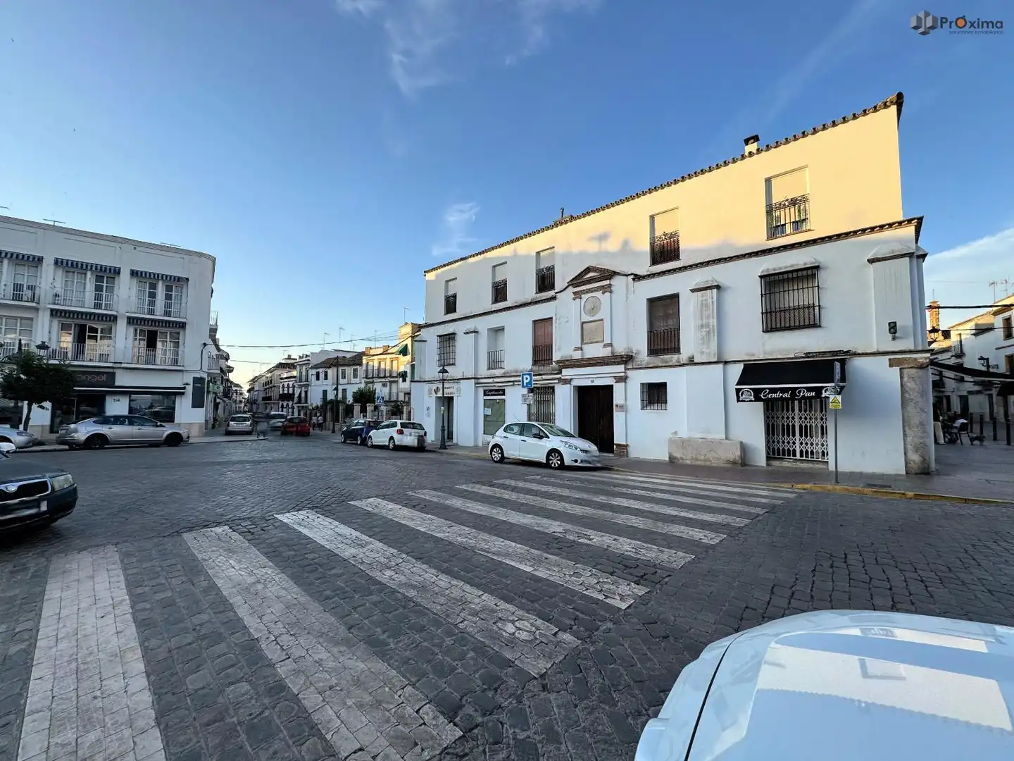 Vista exterior de Casa o xalet en venda en Écija amb Aire condicionat, Terrassa i Traster