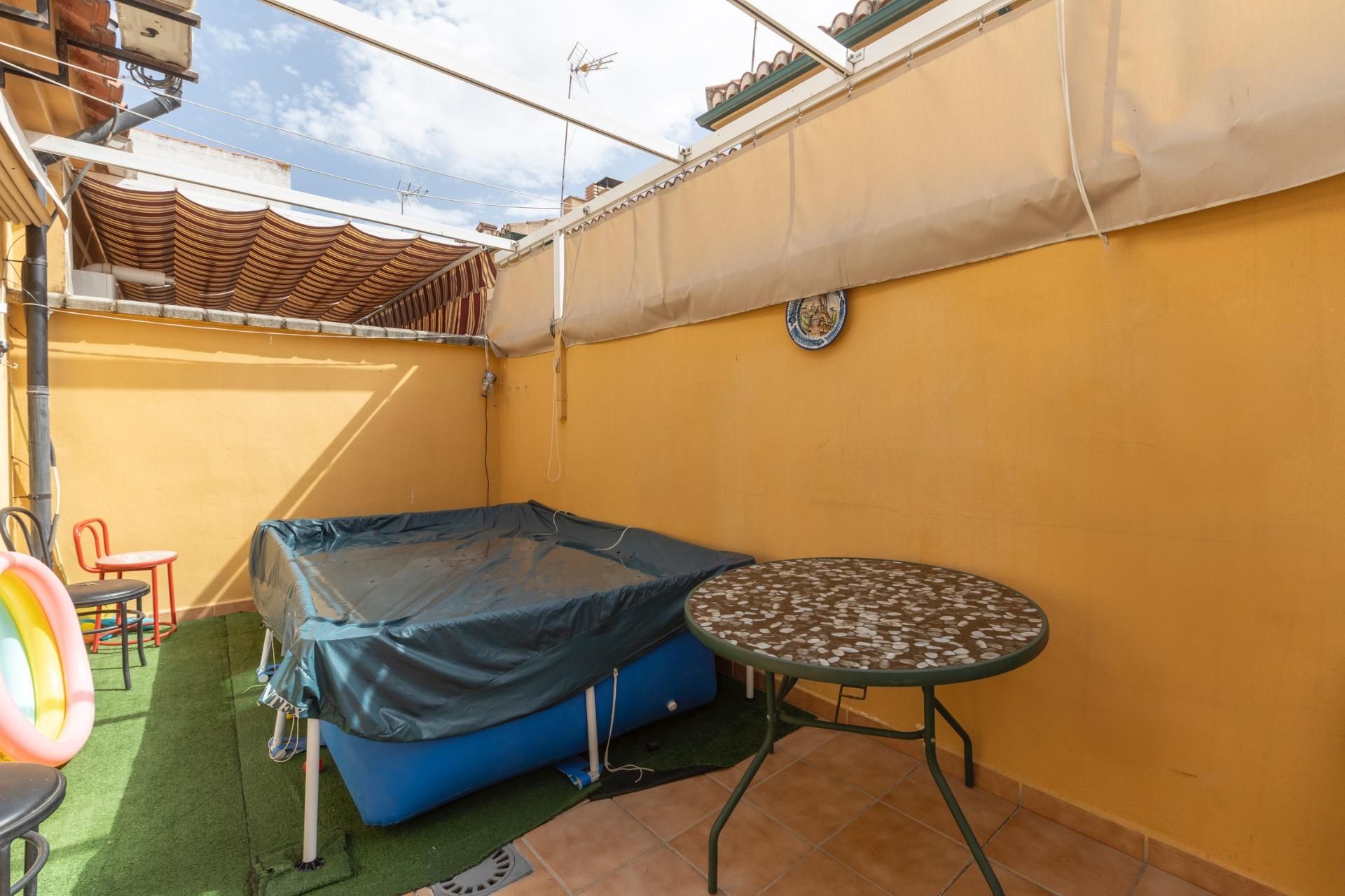 Terrace of Single-family semi-detached for sale in Maracena
