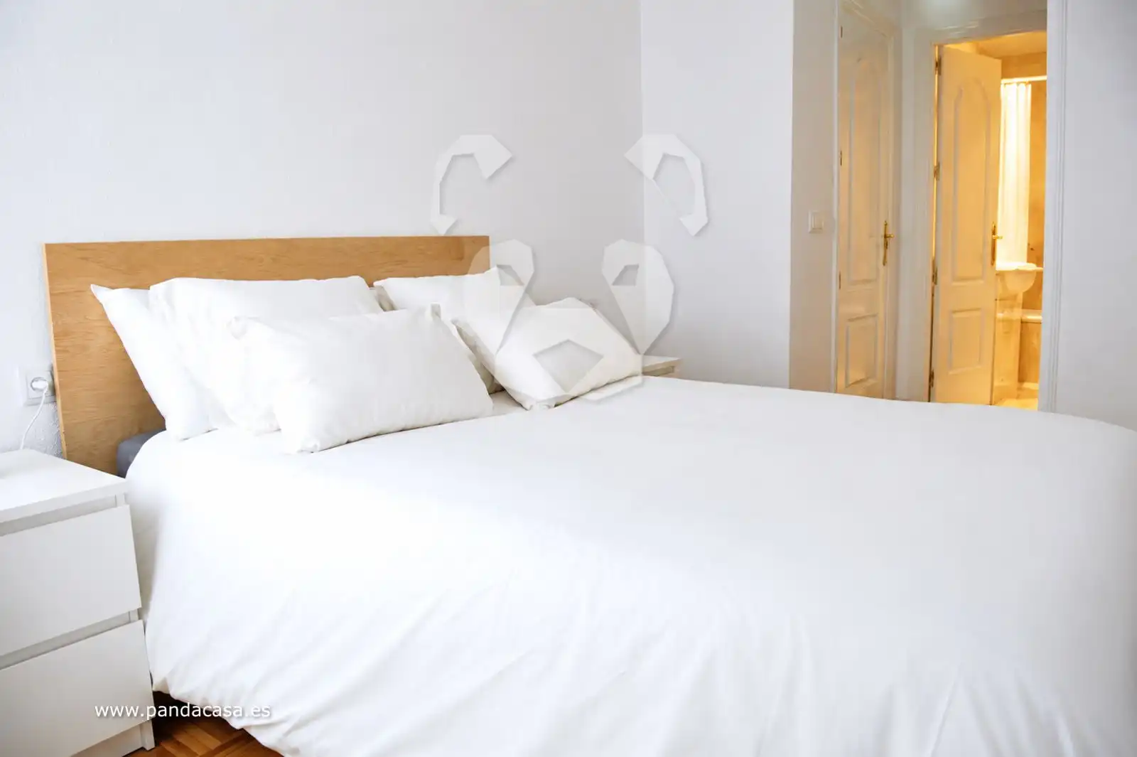 Schlafzimmer von Wohnung zur Miete in Madrid mit Klimaanlage, Heizung und Schwimmbad