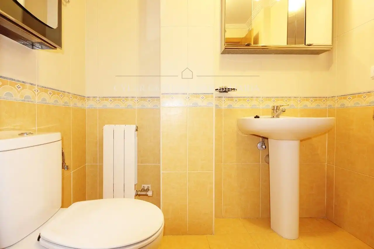 Flat for rent in Poeta Jesús Rasueros, Pizarrales