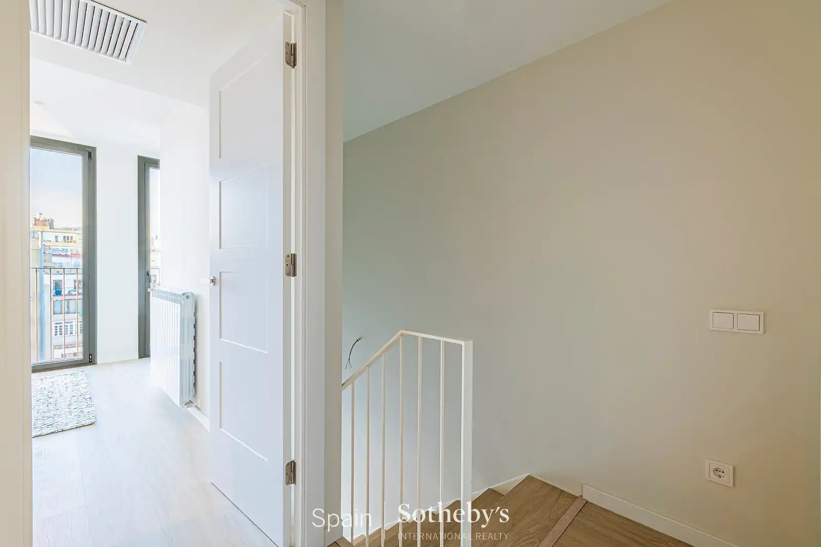 Maisonette zum Verkauf in Barcelona mit Klimaanlage und Heizung