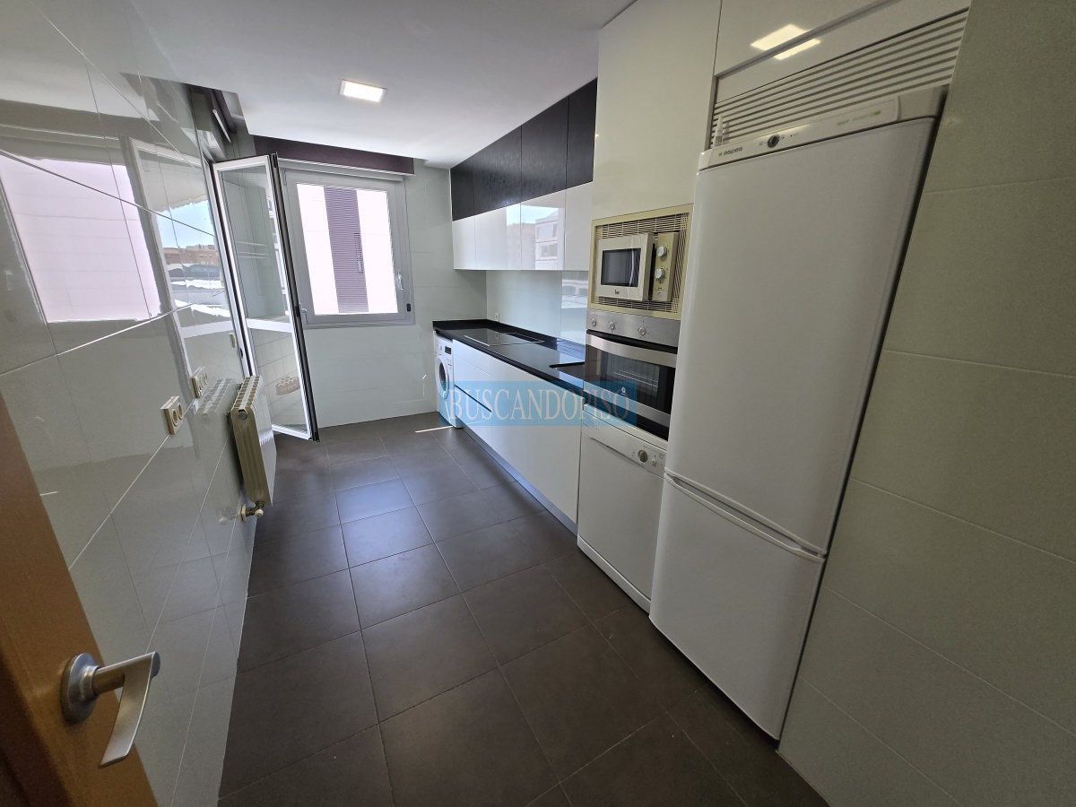 Cuina de Apartament de lloguer en  Logroño amb Aire condicionat, Calefacció i Parquet