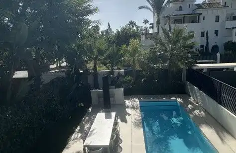 Chalet con piscina en venta en Nueva Andalucía, imagen 5