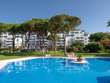 Appartement compact avec piscine à vendre à Nueva Andalucía
