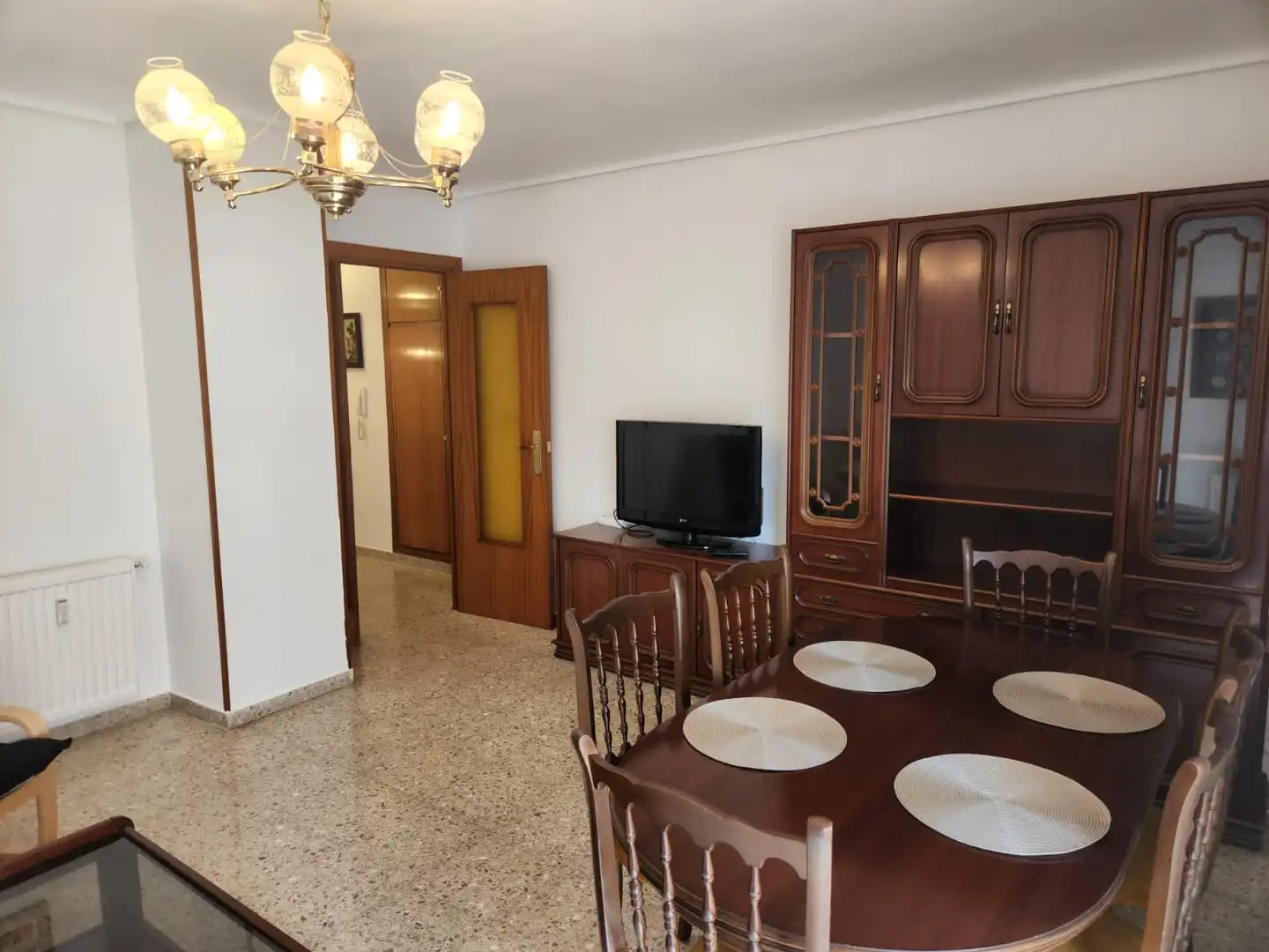 Comedor de Piso de alquiler en Teruel con Calefacción, Terraza y Amueblado
