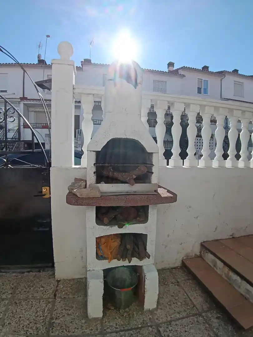 Casa o xalet en venda en Navaluenga amb Jardí privat, Terrassa i Moblat