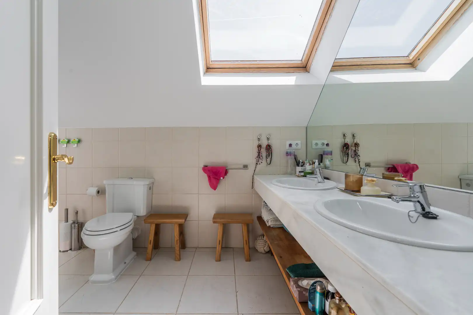 Bathroom of Houses for sale in Madrid  with Air Conditioner, Private garden and Swimming Pool