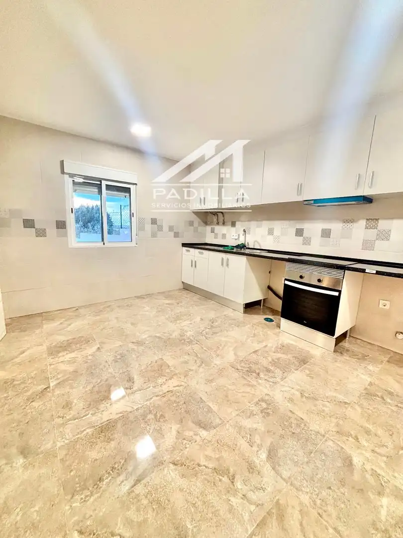 Cocina de Casa adosada en venta en El Viso de San Juan con Calefacción