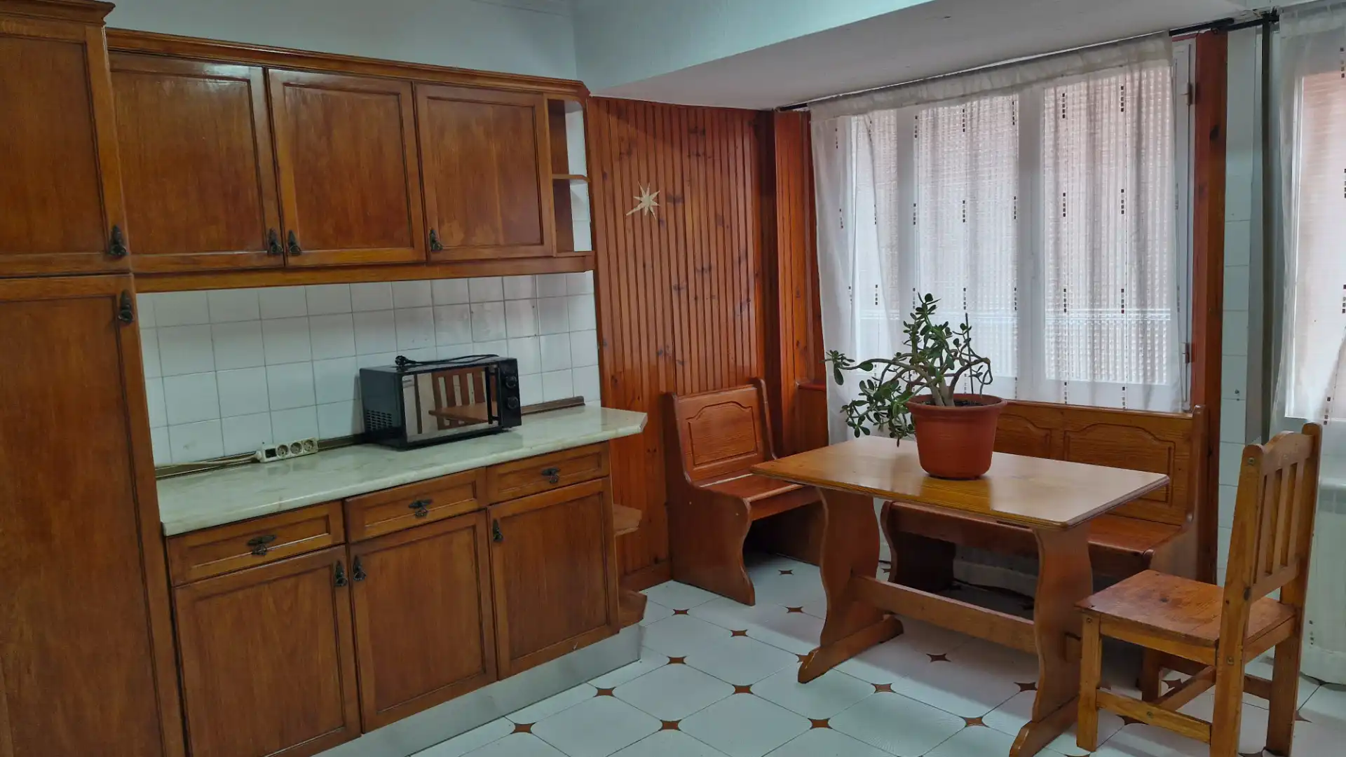 Cuina de Pis en venda en Bilbao  amb Calefacció, Parquet i Moblat