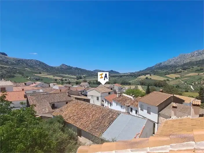 Vista exterior de Casa adosada en venda en Alfarnatejo amb Terrassa, Traster i Piscina