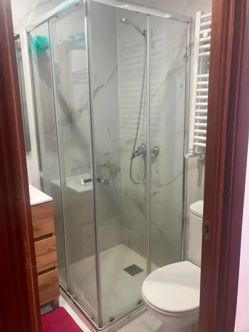 Bathroom of Flat for rent in Leioa  with Heating, Furnished and Oven