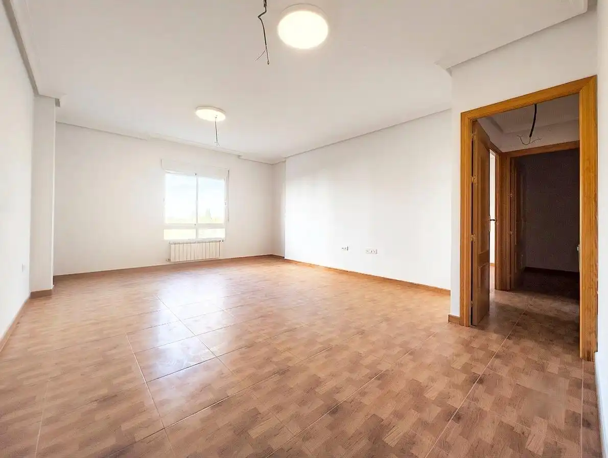 Sala d'estar de Pis en venda en Puertollano amb Calefacció, Terrassa i Balcó