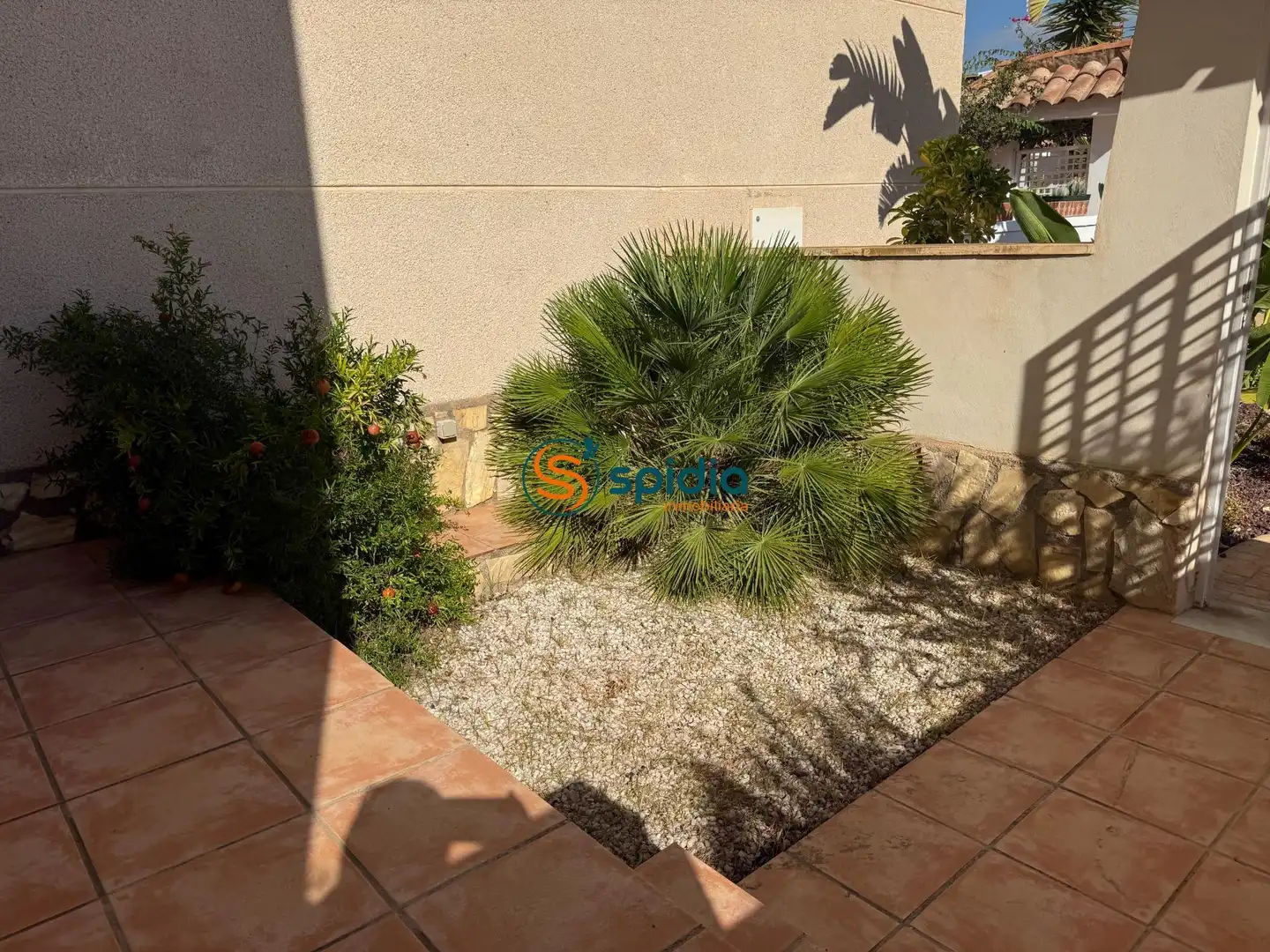 Jardín de Casa adosada en venta en Águilas con Terraza, Amueblado y Piscina comunitaria