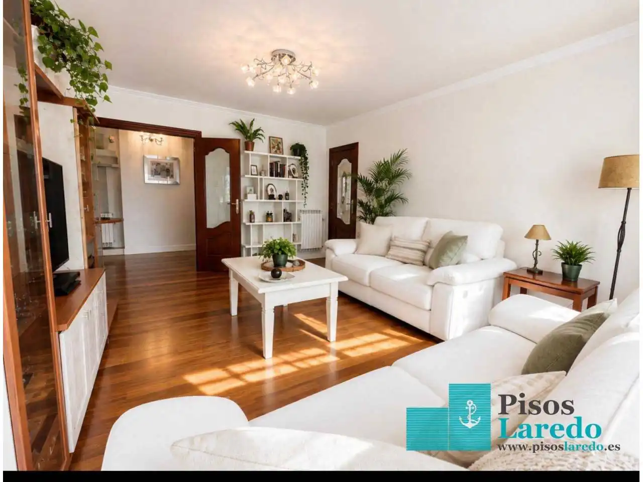 Sala d'estar de Pis en venda en Laredo amb Calefacció, Terrassa i Moblat