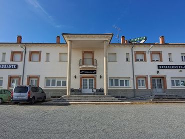 Hôtel à vendre à N-6 86