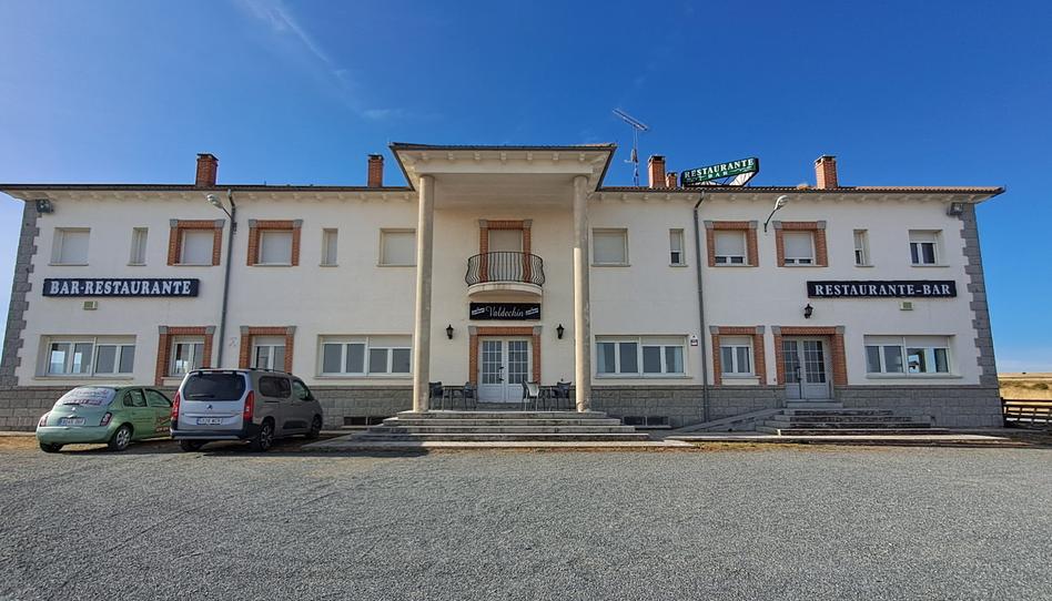 Foto 1 de Edificio en venta en N-6, 86, Villacastín, Segovia