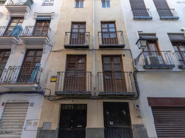 Casa con balcone in vendita a Calle CONDE DE LAS INFANTAS