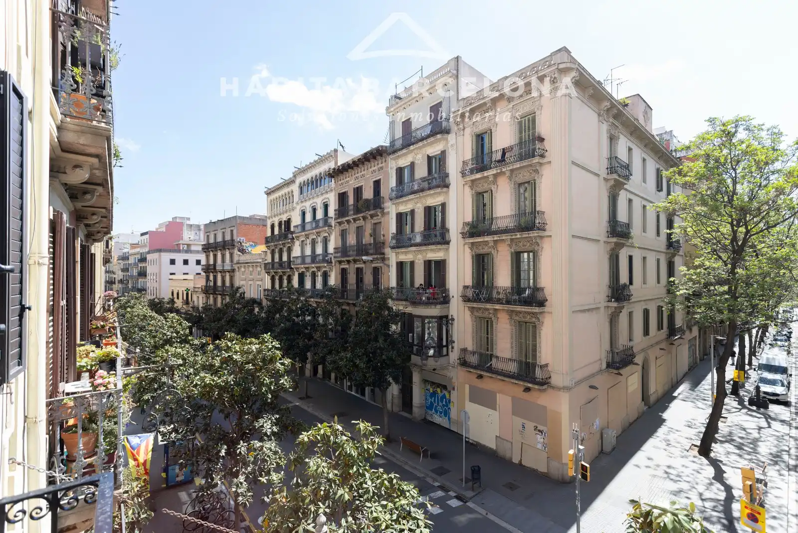 Vista exterior de Piso en venta en Barcelona con Aire acondicionado, Calefacción y Parquet