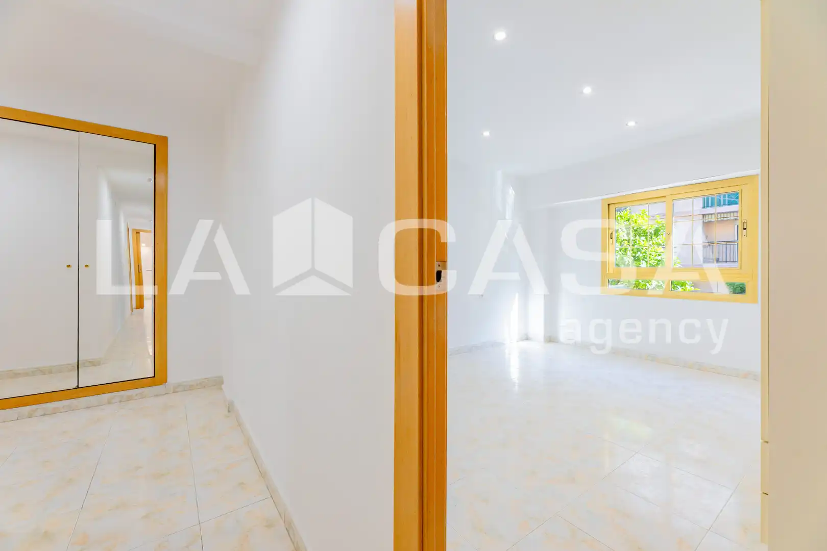 Piso en venta en Valencia con Balcón